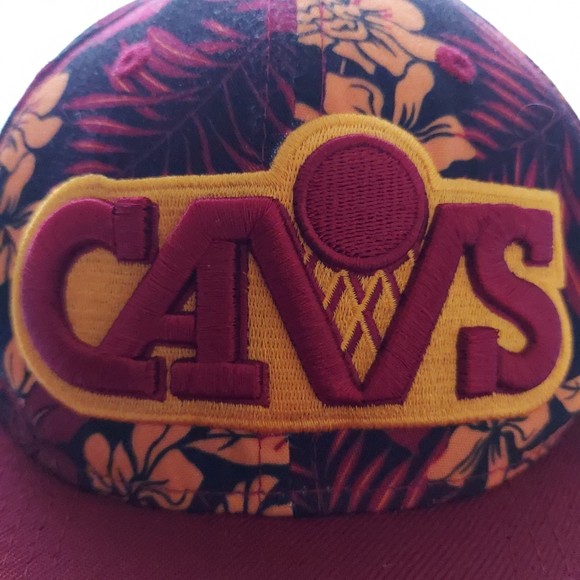 Cleveland Cavaliers Snapback Cap Hat Maroon and Gold - Picture 8 of 8